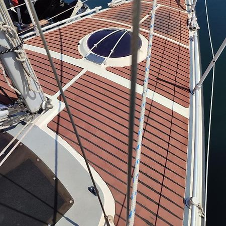 Отель Bateau A Quai St Raphael, 4 Couchages , Voilier Etap 28I Сен-Рафаэль Экстерьер фото
